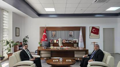 Bayat Kaymakamı Akdağ’dan Müdür Sünnetci’ ye Ziyaret