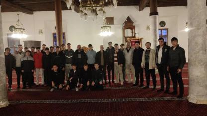 Şuhut’ta Sabah Namazı Buluşması: Öğrenci ve Öğretmenler Aynı Safda