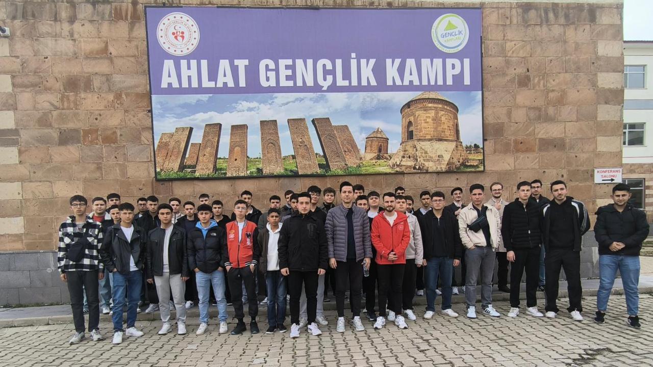 Sandıklı Gençlik Merkezi’nden Bitlis ve Ahlat’a Kültür Çıkarması