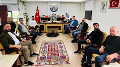 Sinanpaşa Esnafından Üstün’e Tam Destek