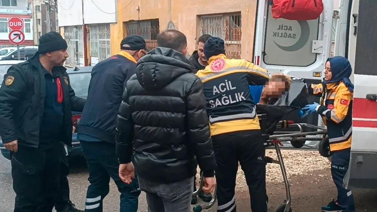 Sivas’ta Dehşet: Genç Kadını Bıçaklayıp Kapıyı Kilitleyerek Kaçtı!