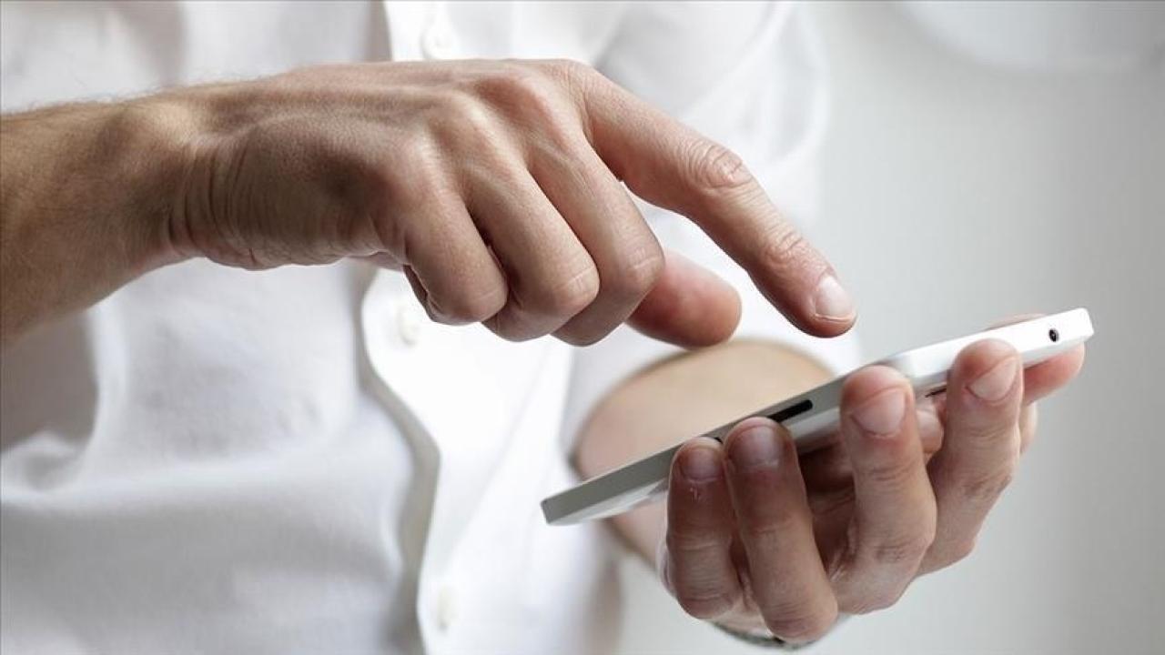 Telefonundan Reklam Atlarken Dolandırıldı!