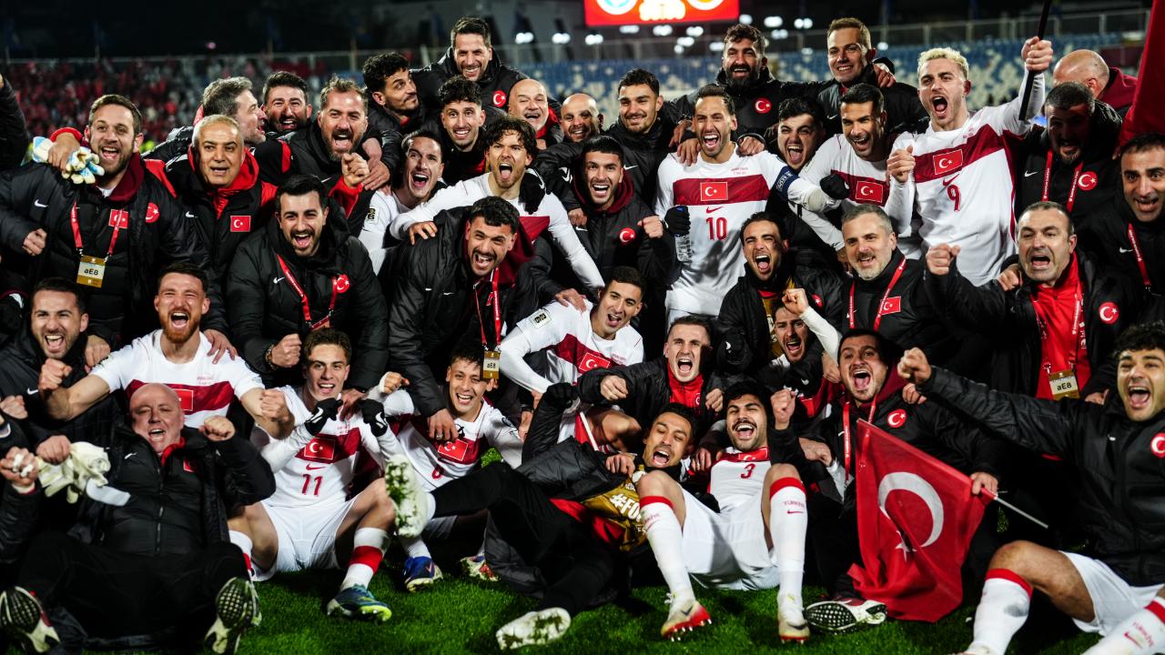 Türkiye A Milli Futbol Takımı Galibiyet Sonrası Yurda Döndü