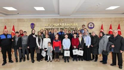 Vali Aktaş, Polis Haftası Yarışmalarında Başarılı Öğrencilere Ödül Verdi