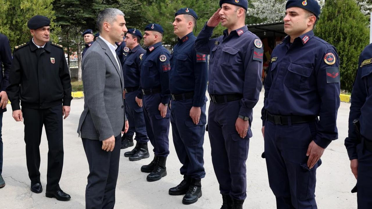 Afyonkarahisar Valisi Aktaş’tan Tatarlı Jandarma Karakol Komutanlığı'na Ziyaret
