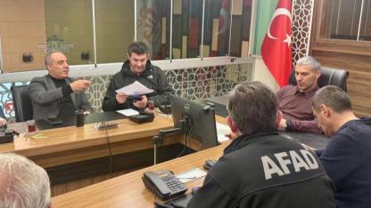 Afyonkarahisar’da Ekipler Sabaha Kadar Sahadaydı