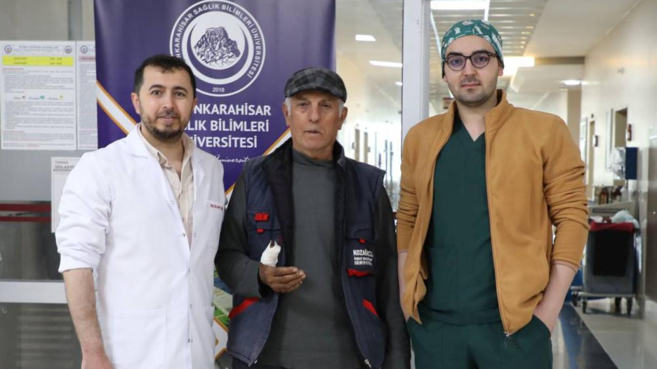 Antalya’dan Afyonkarahisar’a Uzanan Şifa Yolculuğu: Kopma Noktasındaki Parmağı AFSÜ Kurtardı