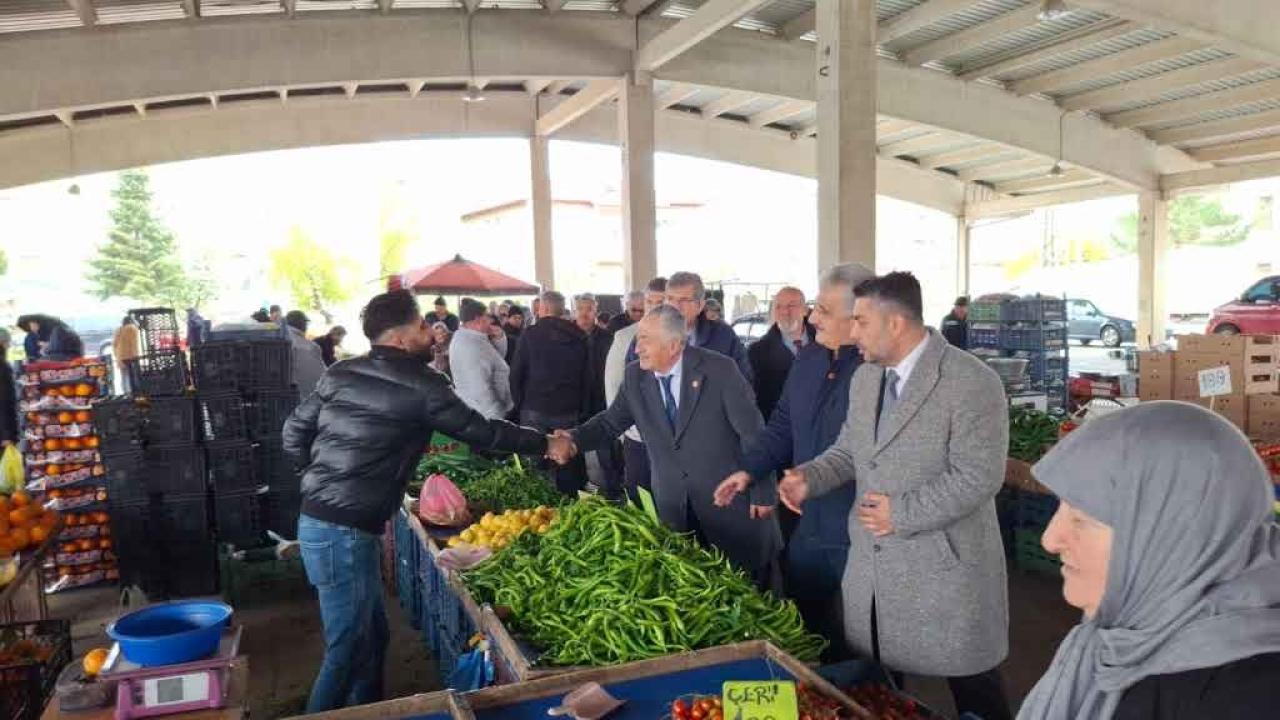 CHP Afyonkarahisar Teşkilatı Ataköy Semt Pazarı’nda Vatandaşlarla Buluştu