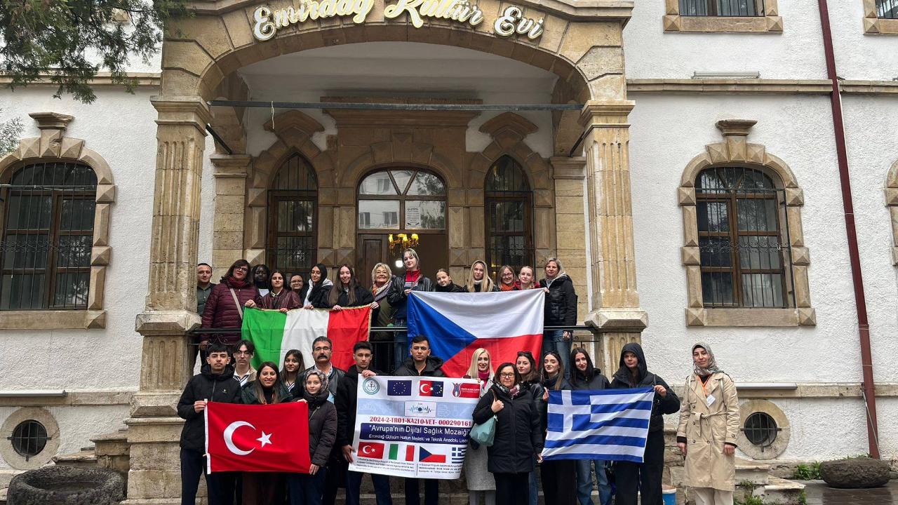 Erasmus öğrencileri Emirdağ Kültür Evi’ni ziyaret etti