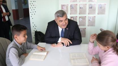 Müdür Sünnetci, Atlıhisar İlkokulu’nda Kitap Okuma Etkinliğine Katıldı