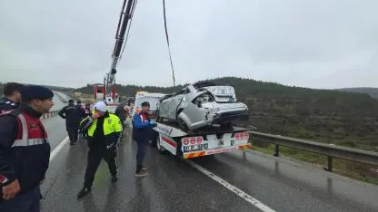 Kütahya-Afyonkarahisar Yolunda Feci Kaza: Uçuruma Yuvarlanan Otomobilde 1 Ölü, 1 Ağır Yaralı