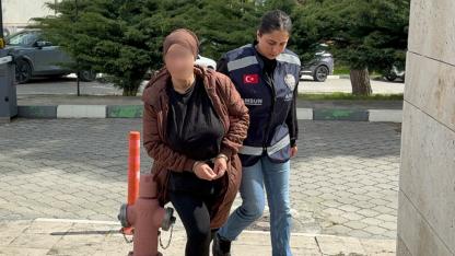 Yeğeninin Altınlarını Çalıp Otomobil Alan Teyze Tutuklandı