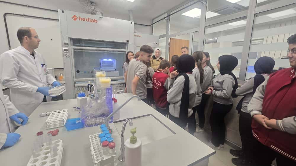 Afyonkarahisar Rahmiye Sara Palalı Teknik Koleji'nden Gıda Kontrol Laboratuvarına Teknik Gezi