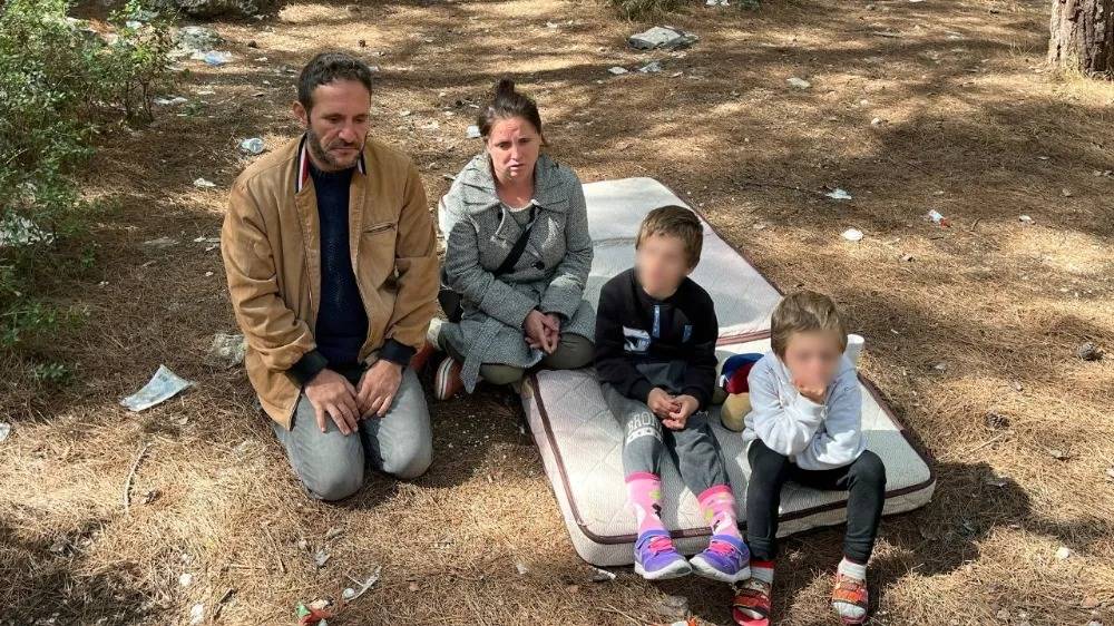 İzmir’de Ormanda Yaşam Mücadelesi: “Kendimiz Değil, Çocuklarımız İçin Ev İstiyoruz!”