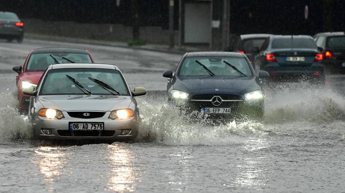 Bakanlık’tan 17 İl İçin “Kuvvetli Sağanak” Uyarısı: Sel ve Su Baskınlarına Dikkat!