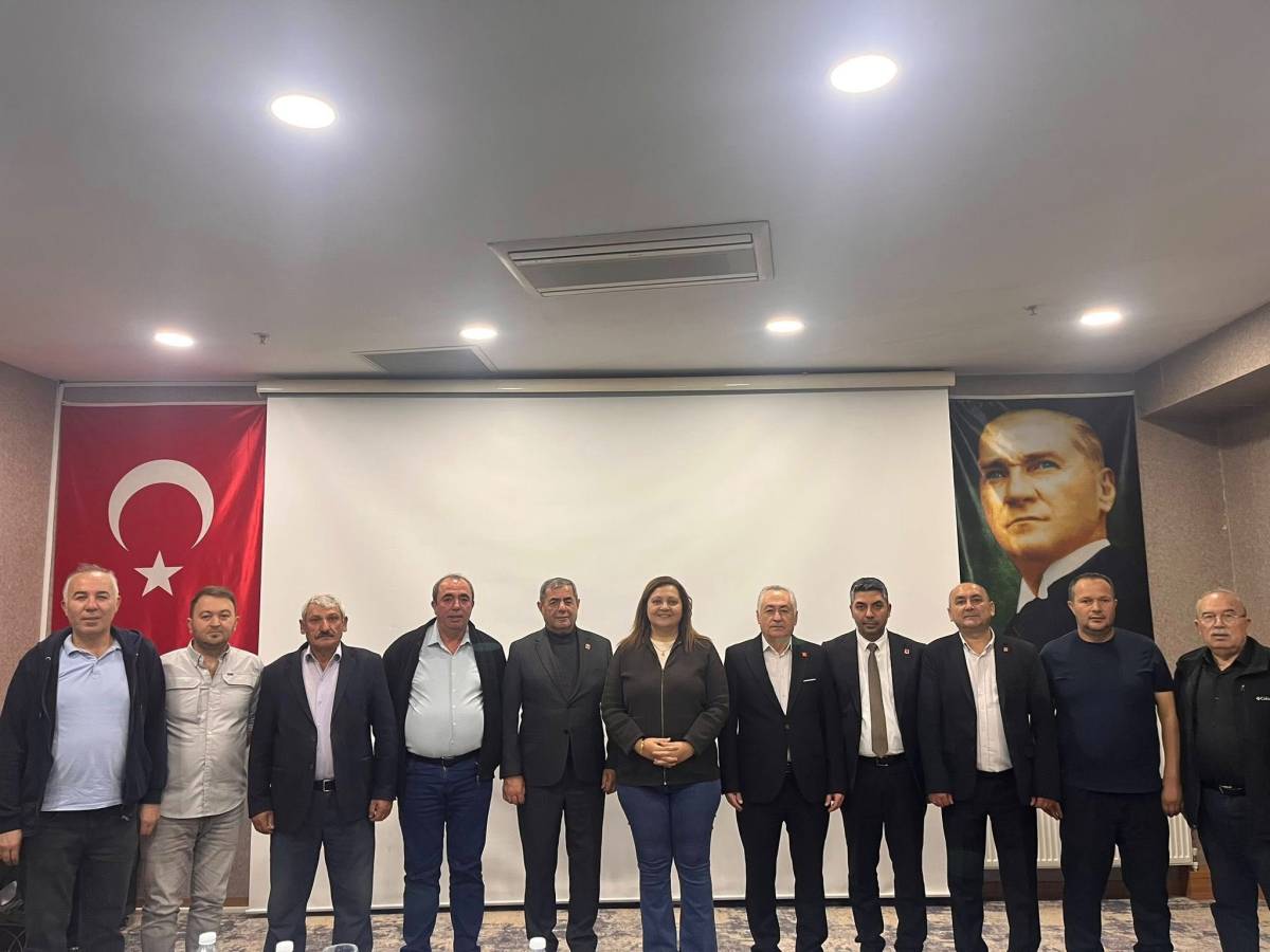 Başkan Burcu Köksal, CHP İl Kongresi Öncesi İlçe Başkanlarıyla Buluştu