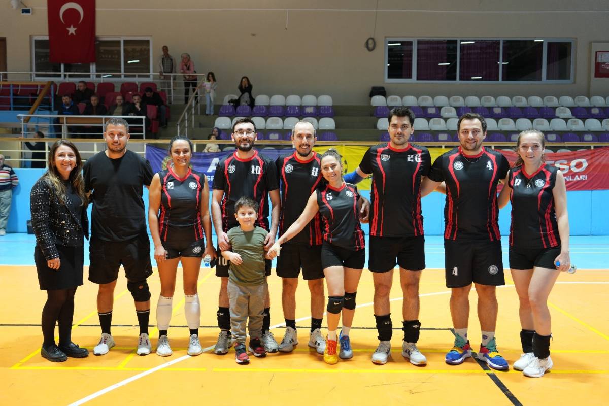 19. ATSO Spor Oyunları Voleybol Turnuvasında Final Heyecanı Devam Ediyor