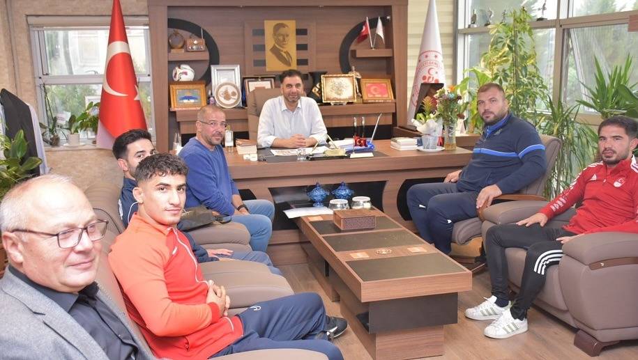 Genç Şampiyonlar Afyonkarahisar GSB’yi Ziyaret Etti