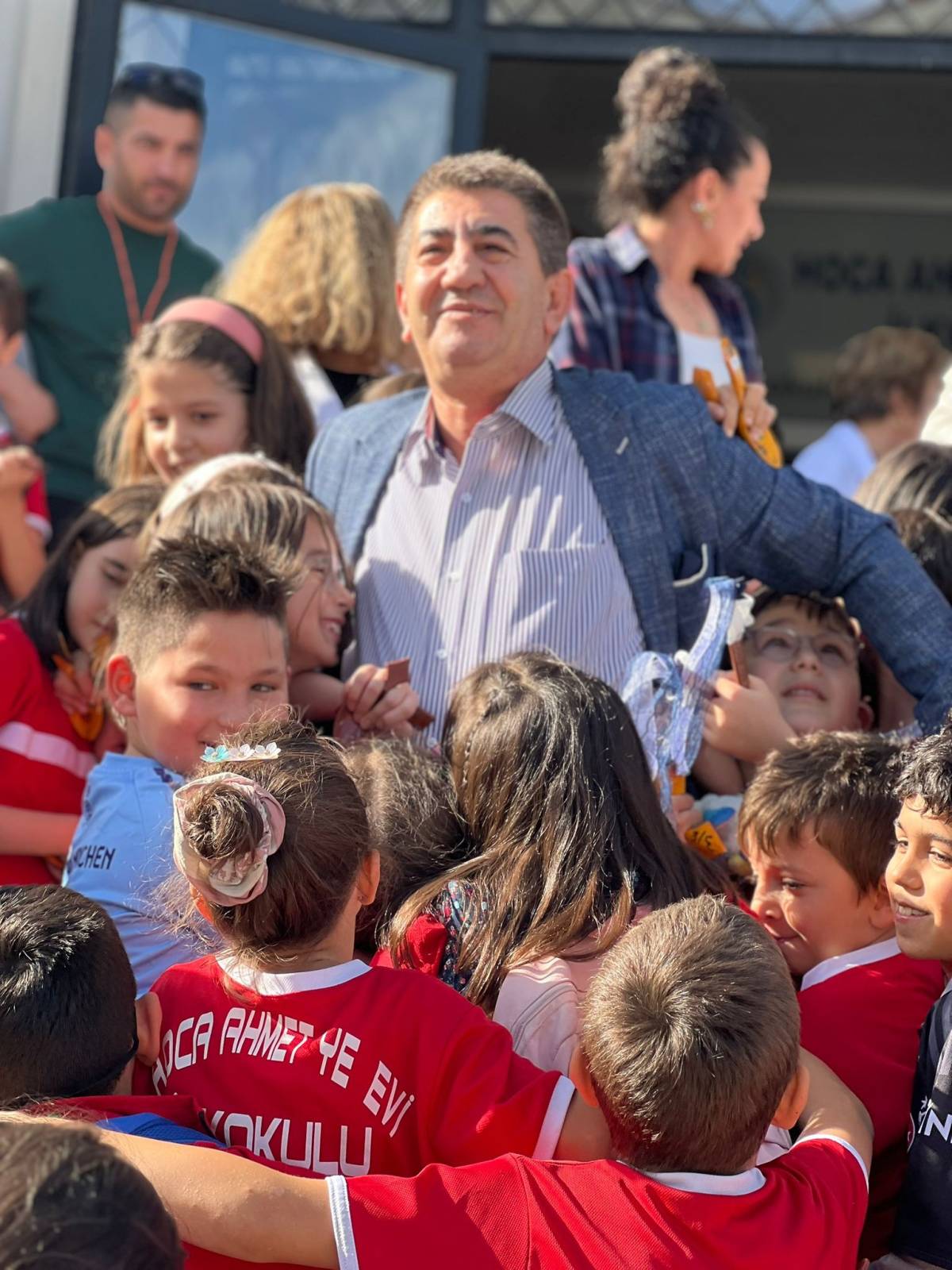 Tedavi Sonrası Müdür Murat Diktaş’a Öğrencilerinden Duygulandıran Karşılama