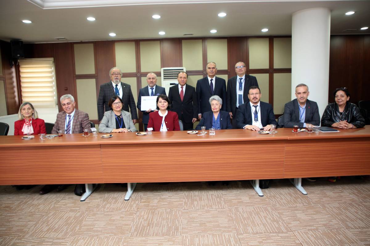 AKÜ Fen-Edebiyat Fakültesi İlişkin Akreditasyon Değerlendirme ve Çıkış Toplantısı Gerçekleştirildi