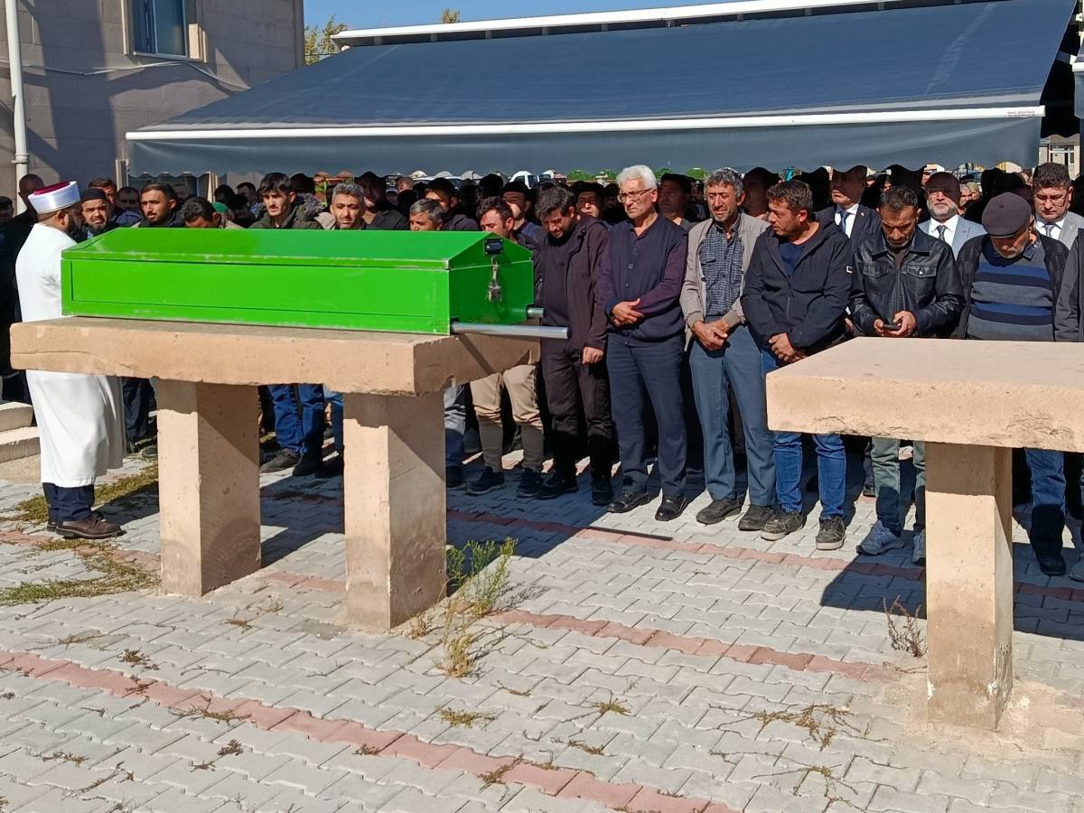 AK Parti İl Başkanı Şahin,  Eren El’in  Cenaze Törenine  Katıldı