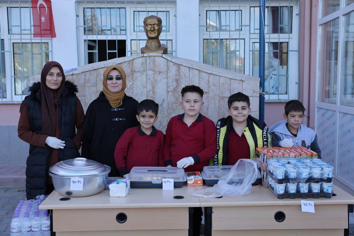 Sandıklı’da “ÇEDES Gazze İçin Seferber” Kermesi Düzenlendi