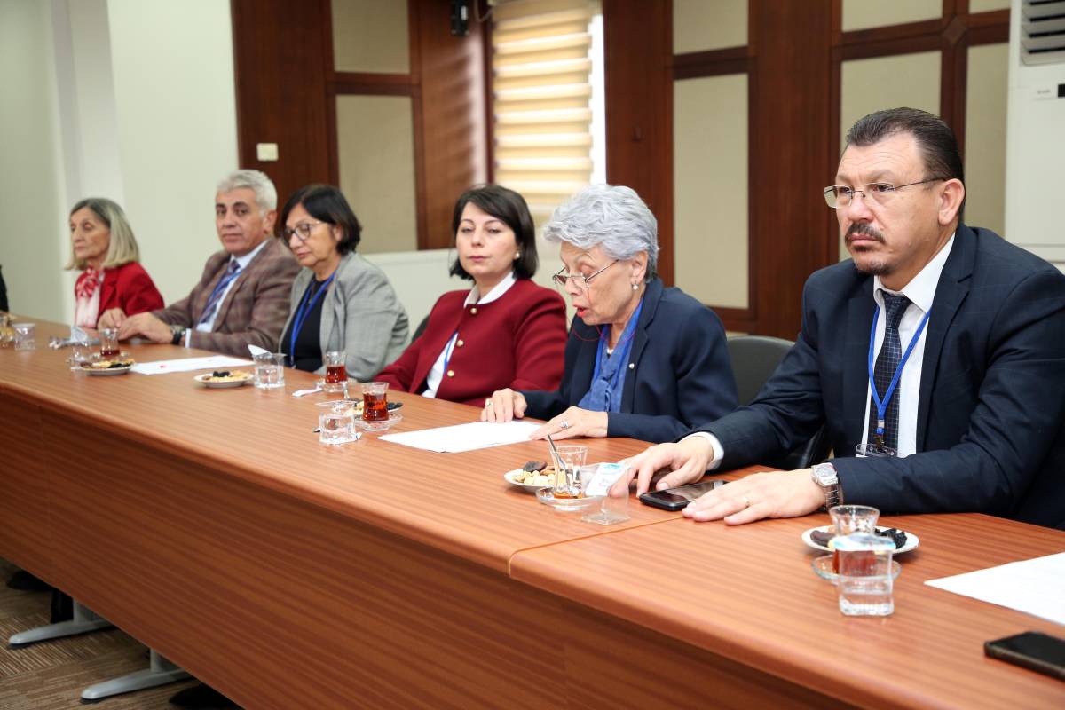 AKÜ Fen-Edebiyat Fakültesi İlişkin Akreditasyon Değerlendirme ve Çıkış Toplantısı Gerçekleştirildi