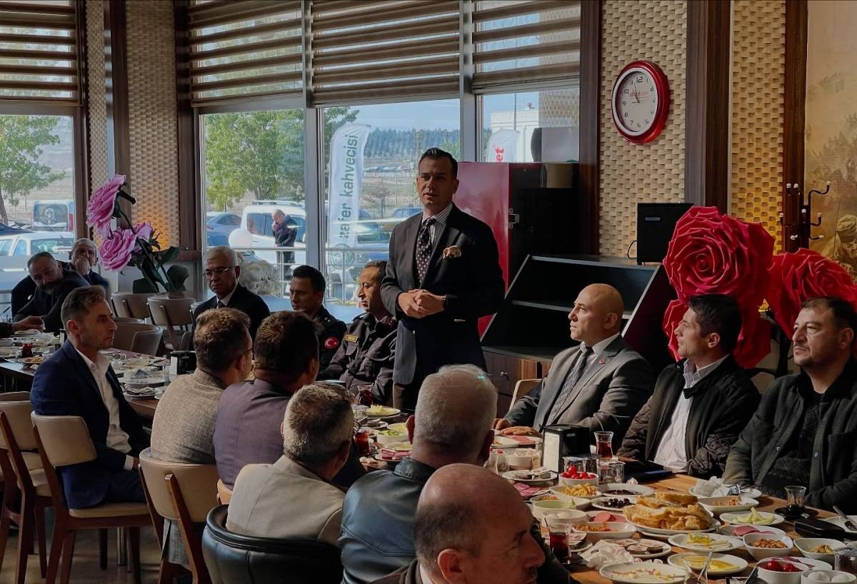 Kaymakam Aslan, Muhtarlarla  Bir Araya Geldi