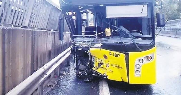 İstanbul'da İETT Otobüsü Bariyerlere Çarpmıştı: Şoförü Alkollü Çıktı!