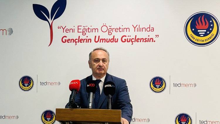 Zorunlu Eğitimde Yeni Dönem! 12 Yıllık Sistem Değişiyor mu?