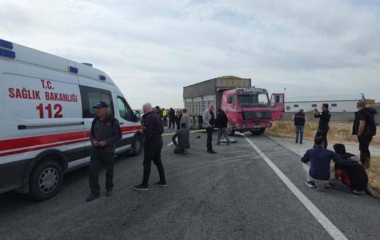Aksaray'da Feci Kaza: Kamyonla Çarpışan Otomobildeki 3 Kardeş Hayatını Kaybetti
