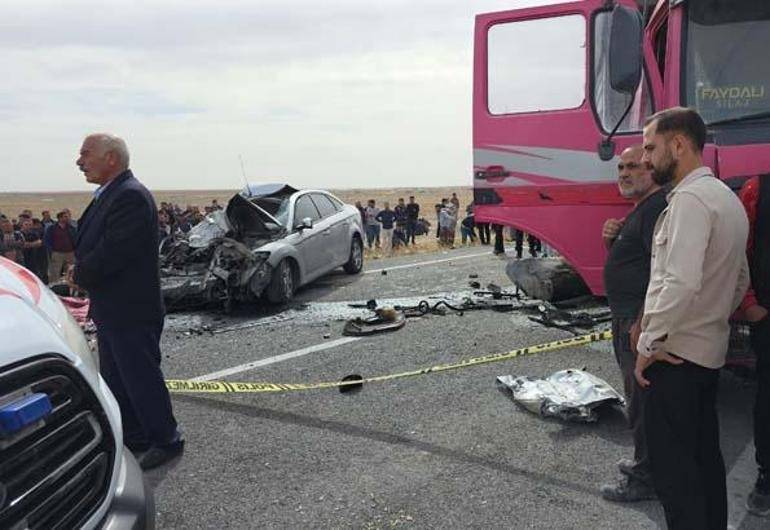 Aksaray'da Feci Kaza: Kamyonla Çarpışan Otomobildeki 3 Kardeş Hayatını Kaybetti