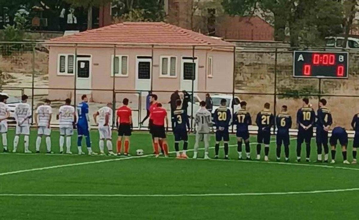 Eskişehir’de Amatör Lig Maçında Şok Olay: Taraftarlara Bıçakla Saldıran Futbolcu Darbedildi!