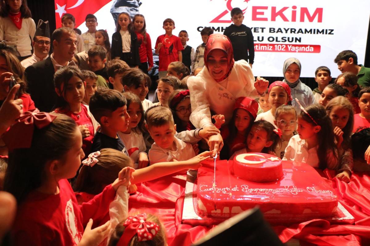 Cumhuriyet’in 102. Yılı Afyonkarahisar’da Coşkuyla Kutlandı