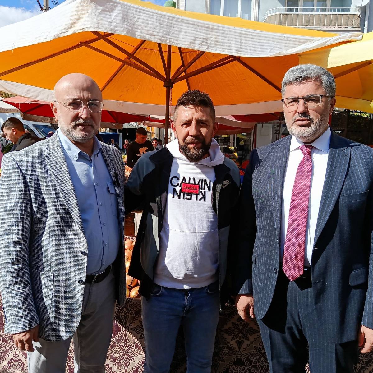 Afyonkarahisar AK Parti Teşkilatı Cuma Pazarı'nda Vatandaşlarla Buluştu