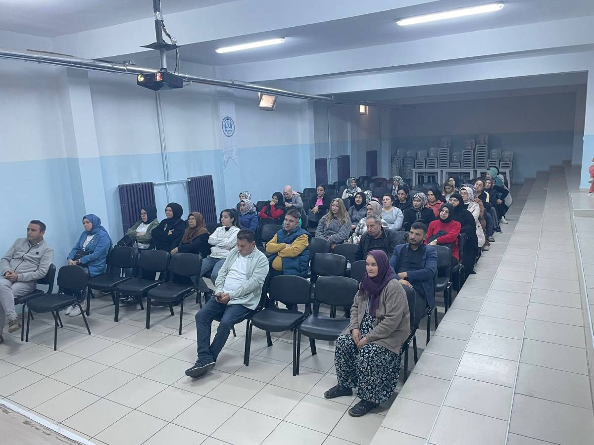 Afyonkarahisar’da “Huzurlu Aile Güçlü Toplum” Projesi Devam Ediyor