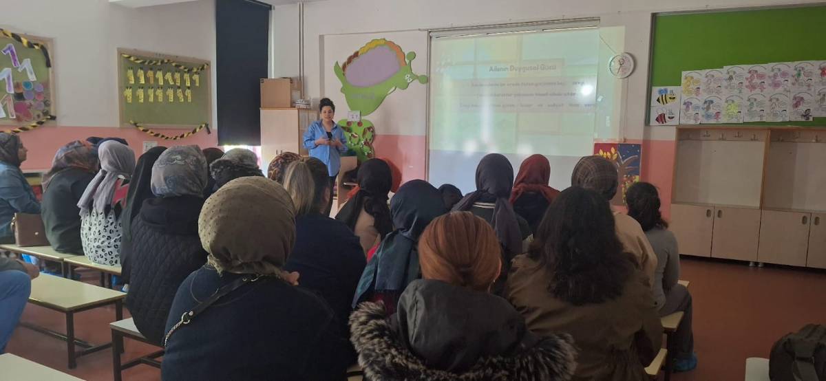 Afyonkarahisar’da Aile ve Öğrencilere Yönelik Farkındalık Etkinlikleri Sürüyor