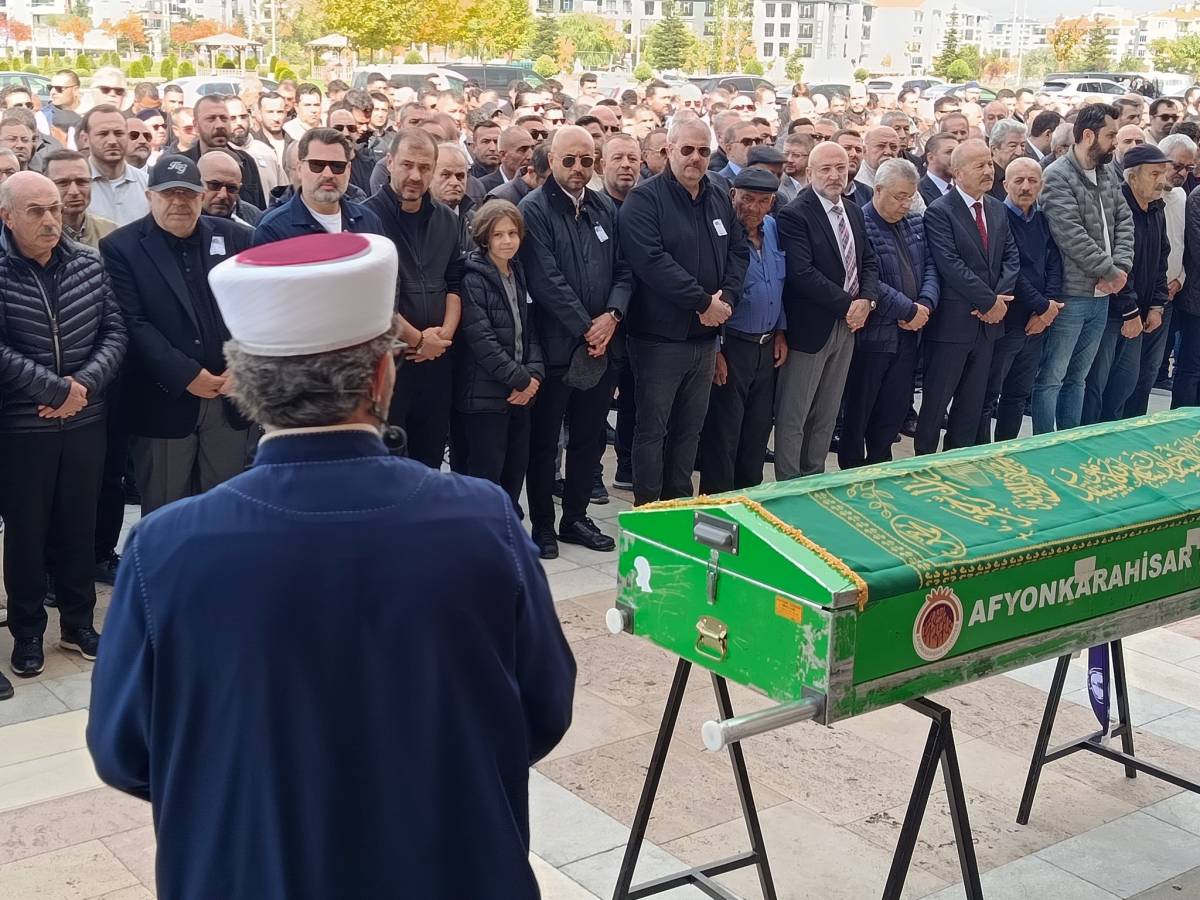 Afyonkarahisarlı İş İnsanı Sami Özer Son Yolculuğuna Uğurlandı