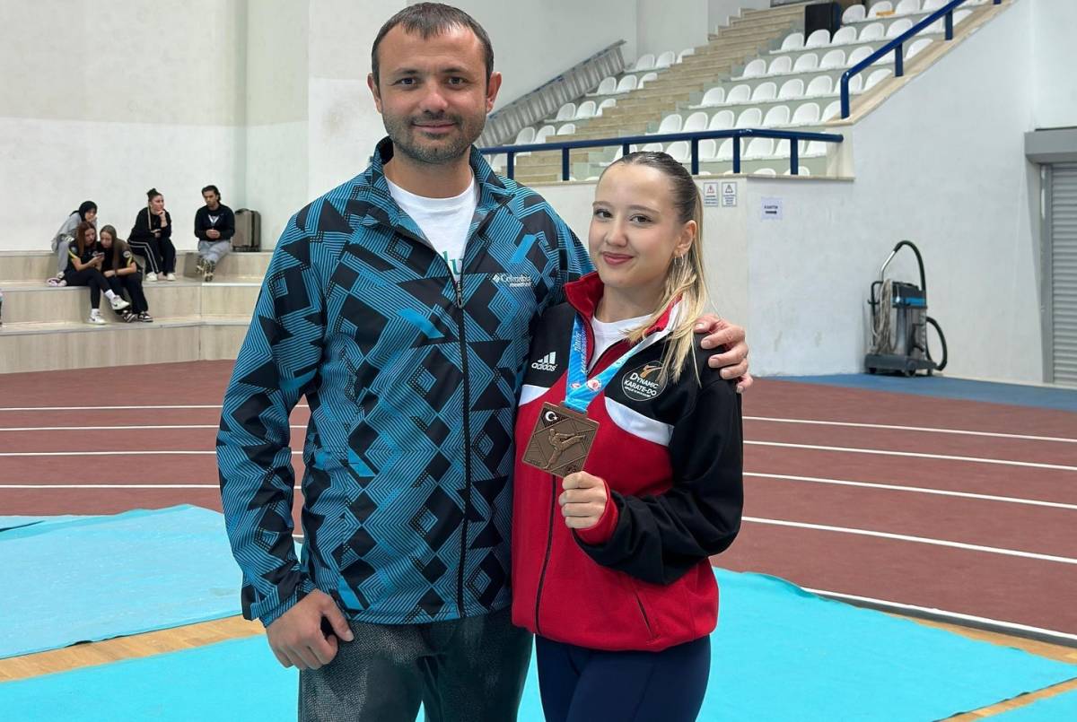 Afyonkarahisarlı Karateci Tuğba Süngü Türkiye 3.sü Oldu