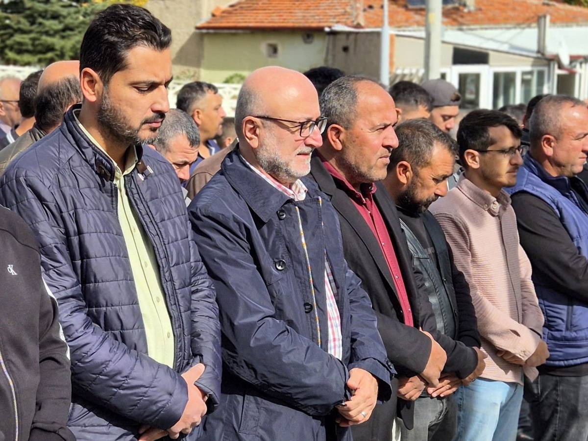 Afyonkarahisar AK Parti Teşkilatı, Cemile Merd ve İsmail Yel’in Cenaze Törenlerine Katıldı