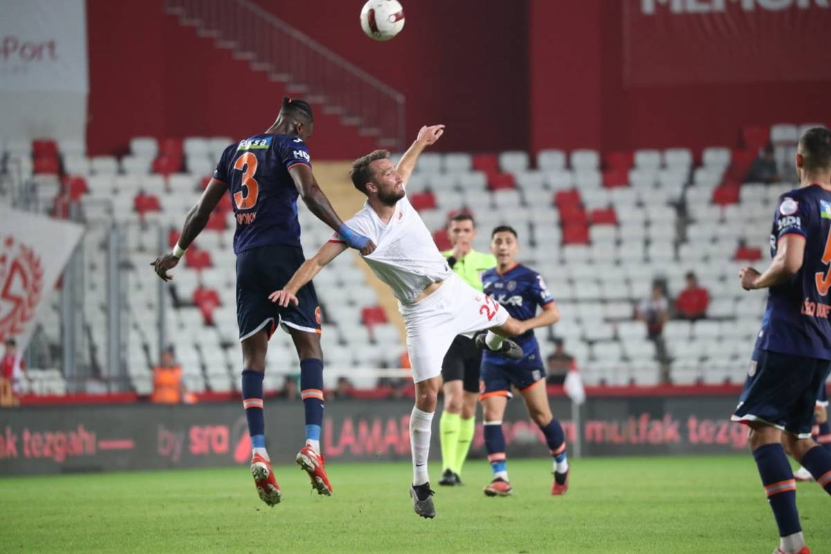 Antalyaspor - Başakşehir Maçı 2025- Nereden, Nasıl İzlenir?
