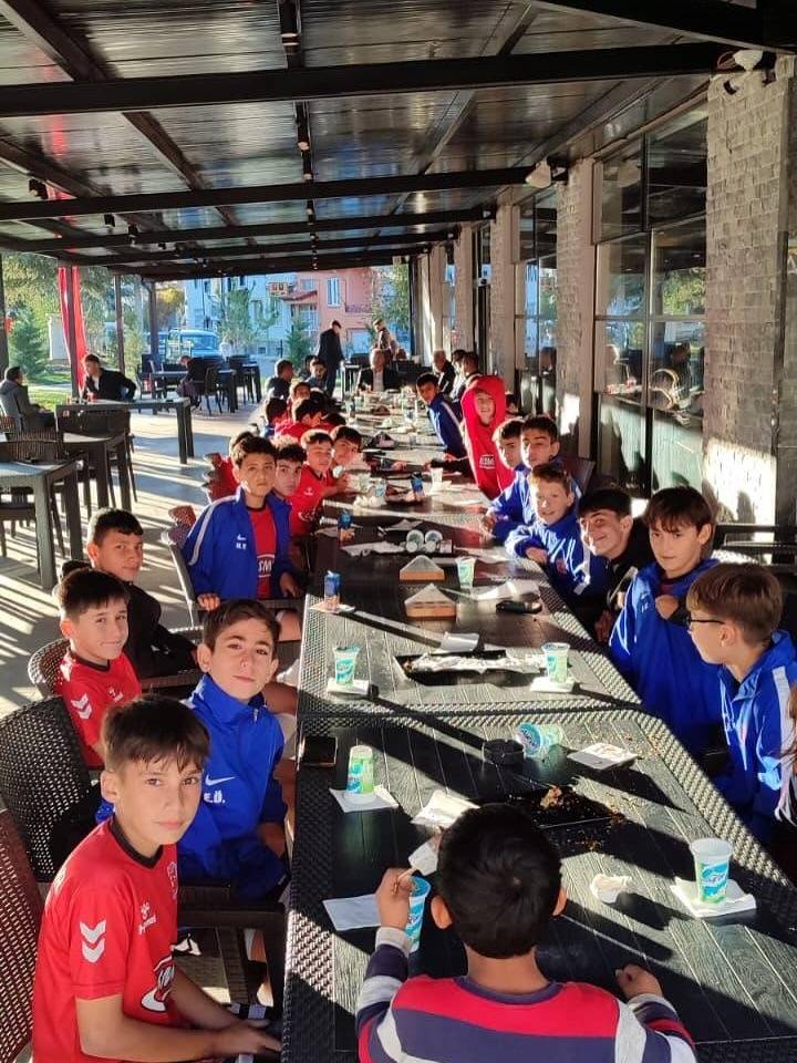 Çay Belediyesi’nden Spora ve Gençliğe Destek