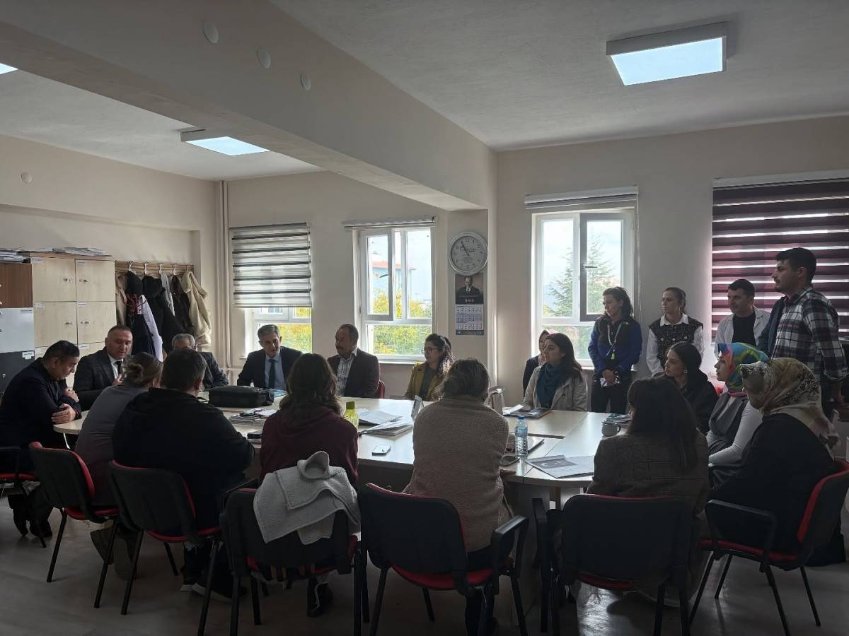Çay Belediyesi’nde “Yeşil Masa” Dönemi Başladı