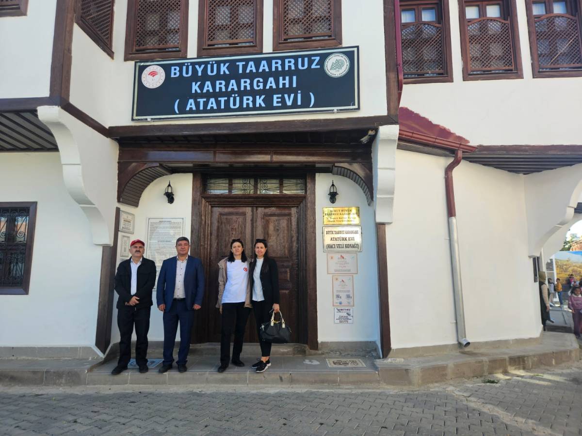 KÜÇÜK YÜREKLERDEN BÜYÜK TARİHE YOLCULUK!