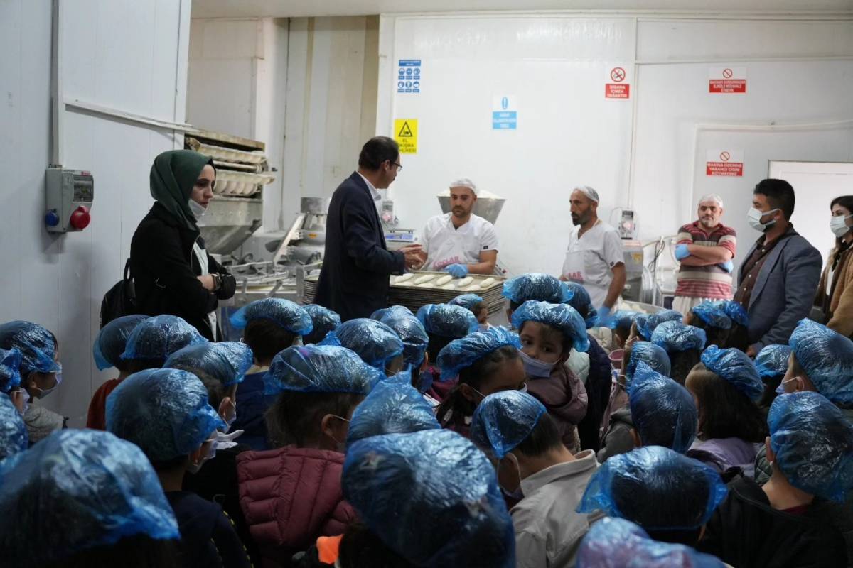 Minik Öğrencilerden Halk Ekmek Fabrikasına Ziyaret