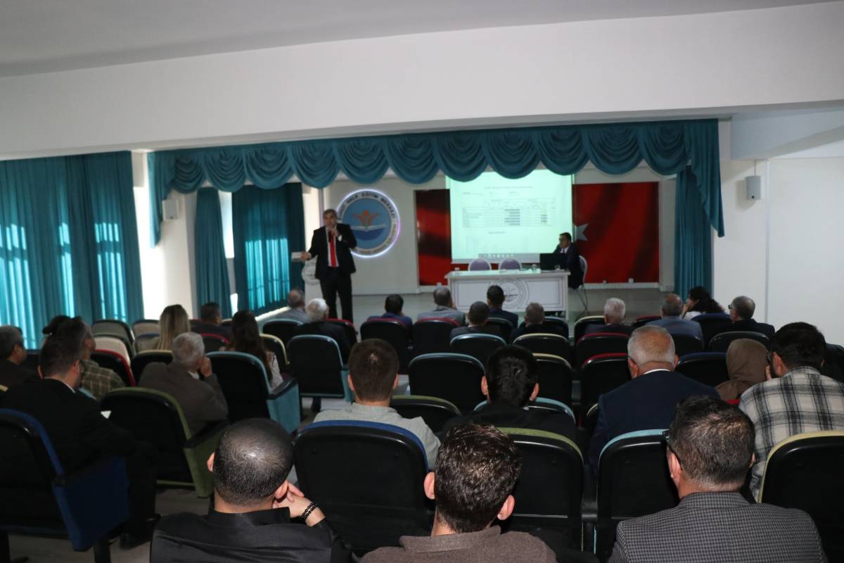 Müdür Sünnetci,  Eğitimcilerle Kapsamlı Bir Toplantı Gerçekleştirdi