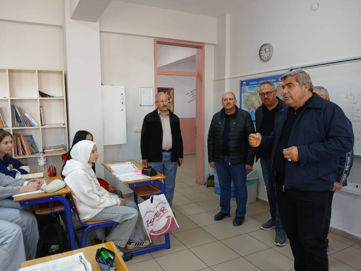 Müdür Sünnetci, Afyonkarahisar Kız Anadolu İmam Hatip Lisesi Öğrencileriyle Buluştu