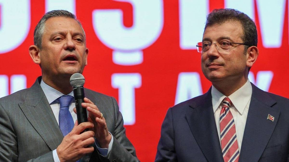 CHP Genel Başkanı Özgür Özel, İstanbul Adliyesi Önünde  Açıklamalarda Bulundu!