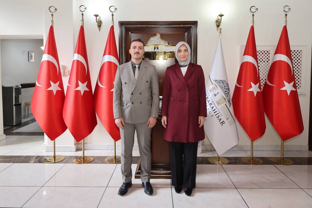 Vali Yiğitbaşı, Bolvadin Cumhuriyet Savcılarını Makamında Ağırladı