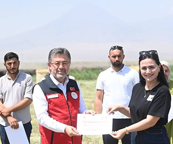 Bakan Yumaklı: Zirai Don Desteği Kapsamında 798 Milyon TL Çiftçilere Ödendi!